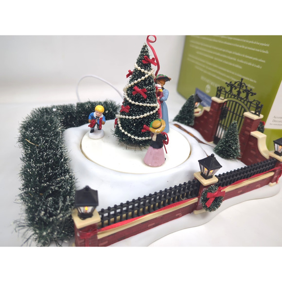 Dept 56 Dickens Village Victorian Christmas Scene 58588 Animated no music - Picture 2 of 7